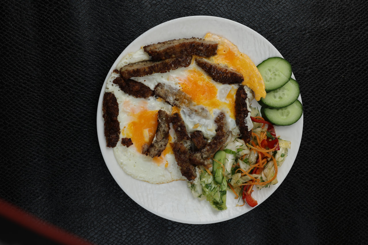 Kotlet tuxum